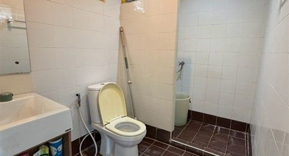 For sale 3 bedrooms townhouse in Thanyaburi, Pathum Thani