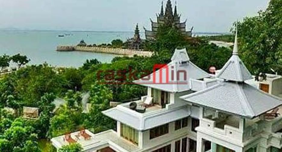 Villa en alquiler y en venta de 5 habitaciones en Bang Lamung, Chonburi