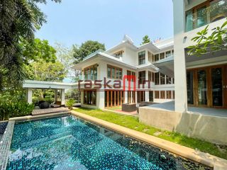 Villa en alquiler y en venta de 5 habitaciones en Bang Lamung, Chonburi