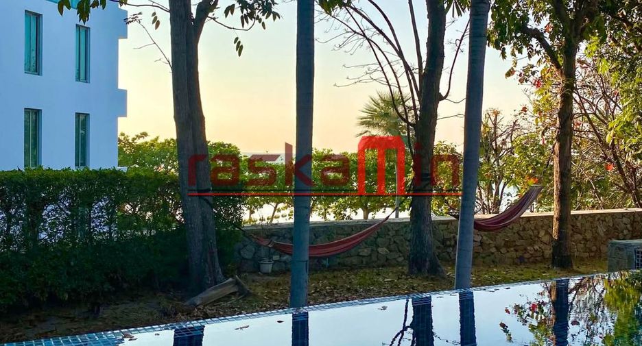 Villa en alquiler y en venta de 5 habitaciones en Bang Lamung, Chonburi
