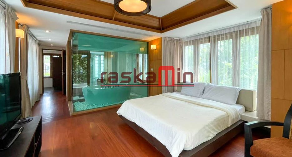 Villa en alquiler y en venta de 5 habitaciones en Bang Lamung, Chonburi