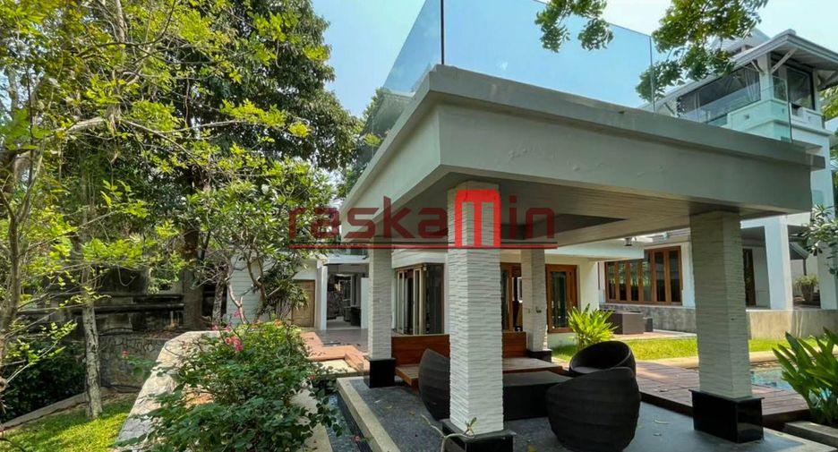 Villa en alquiler y en venta de 5 habitaciones en Bang Lamung, Chonburi