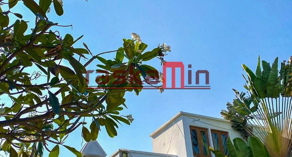 Villa en alquiler y en venta de 5 habitaciones en Bang Lamung, Chonburi