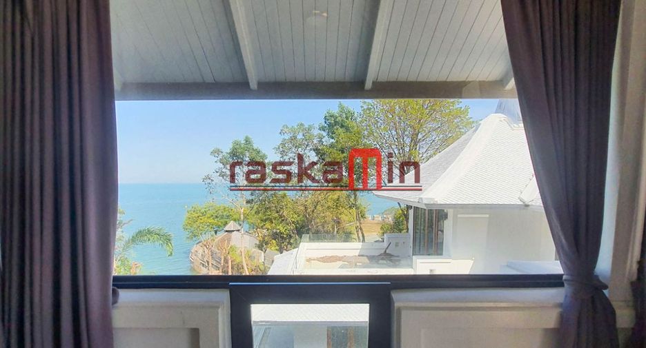 Villa en alquiler y en venta de 5 habitaciones en Bang Lamung, Chonburi