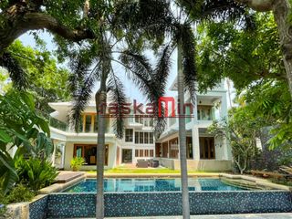 Villa en alquiler y en venta de 5 habitaciones en Bang Lamung, Chonburi