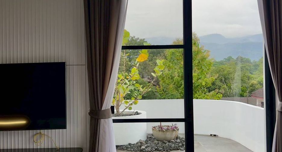 For rent 4 bedrooms villa in Mueang Chiang Mai, Chiang Mai