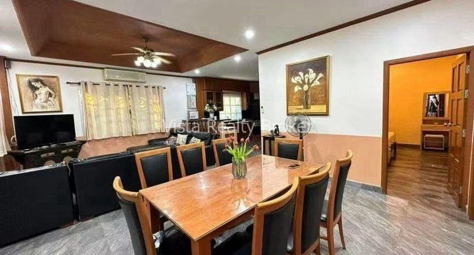 For sale 5 bedrooms house in Jomtien, Pattaya