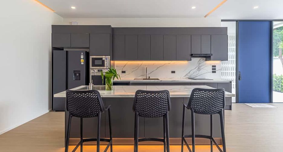 For sale 3 bedrooms villa in Hang Dong, Chiang Mai