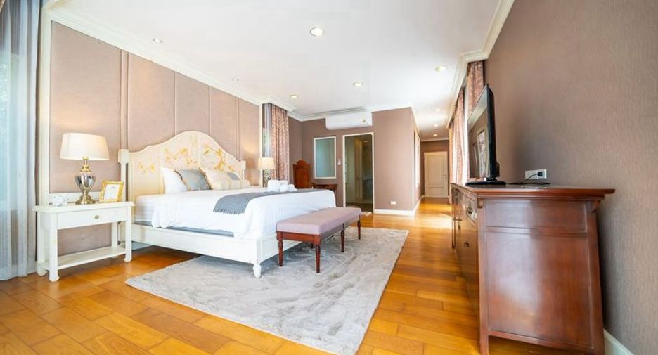 For sale 4 bedrooms villa in Bang Lamung, Chonburi