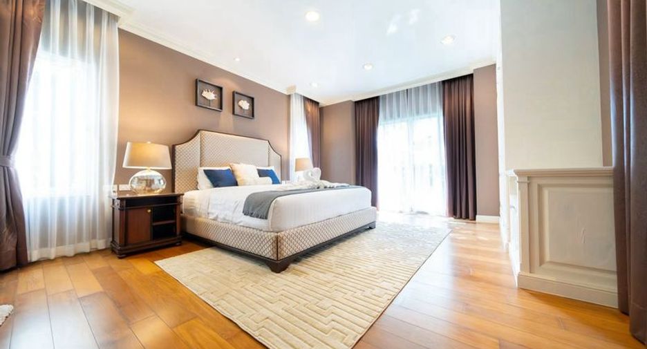 For sale 4 bedrooms villa in Bang Lamung, Chonburi