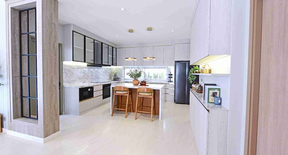 Casa en venta de 4 habitaciones en Bang Lamung, Chonburi