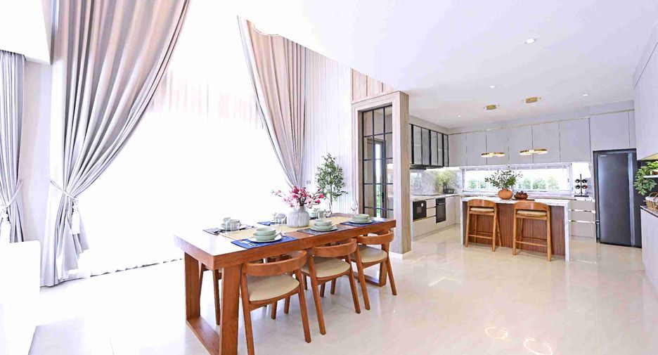Casa en venta de 4 habitaciones en Bang Lamung, Chonburi