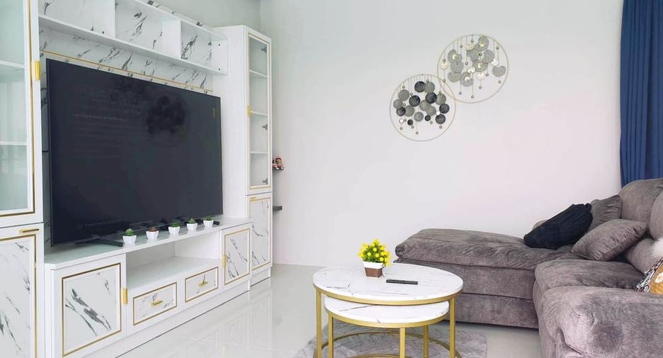 Villa en alquiler de 3 habitaciones en Bang Lamung, Chonburi