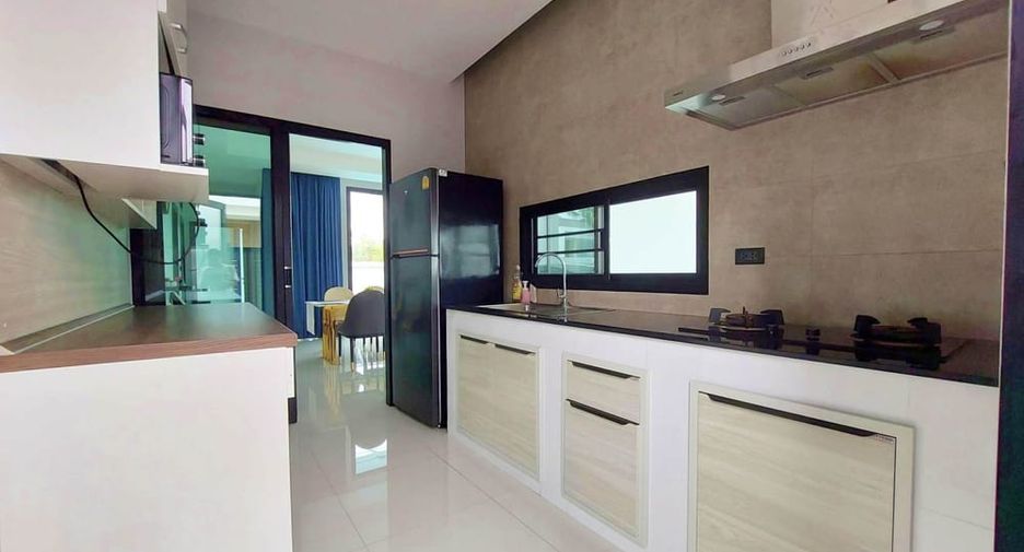 Villa en alquiler de 3 habitaciones en Bang Lamung, Chonburi