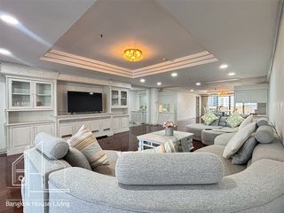 For rent 3 bedrooms condo in Watthana, Bangkok