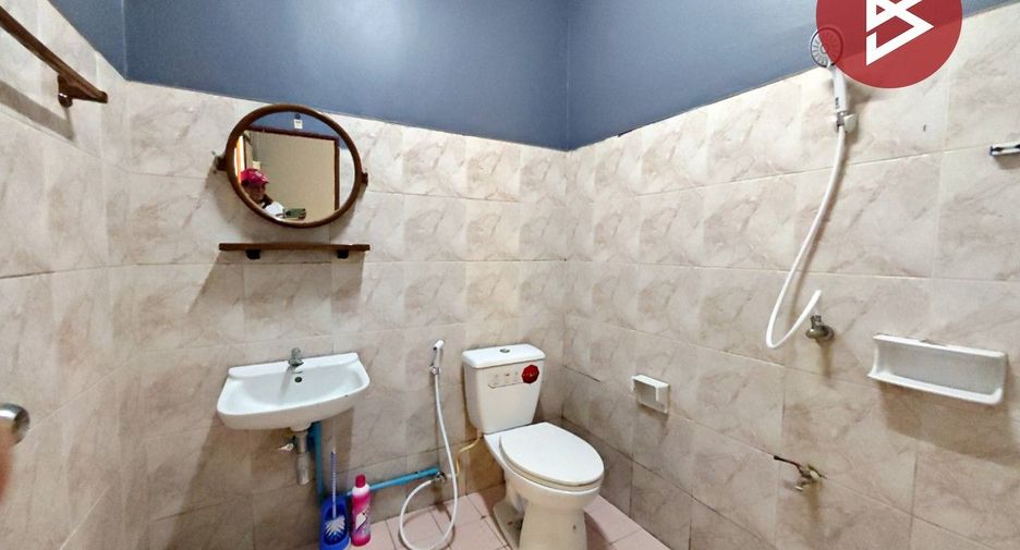 For sale 2 ベッドルーム townhouse in Mueang Chon Buri, Chonburi