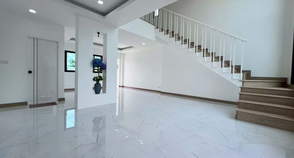 For sale 3 bedrooms house in Mueang Chiang Mai, Chiang Mai