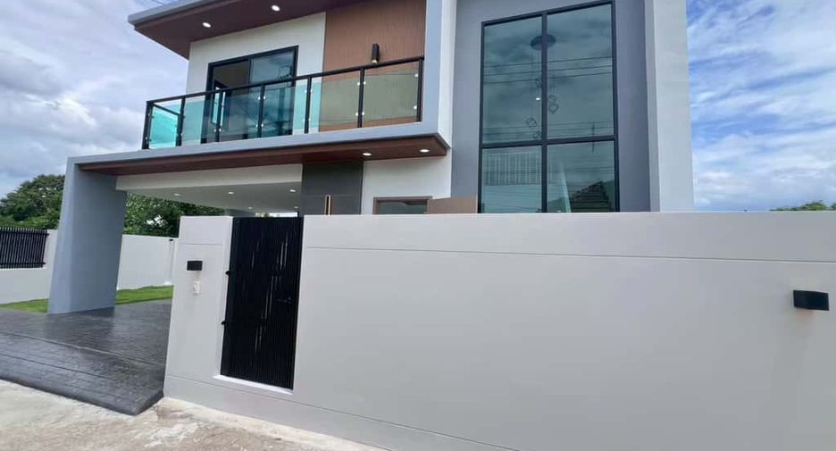 For sale 3 bedrooms house in Mueang Chiang Mai, Chiang Mai