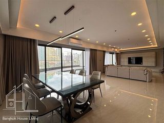 For rent 4 bedrooms condo in Khlong Toei, Bangkok