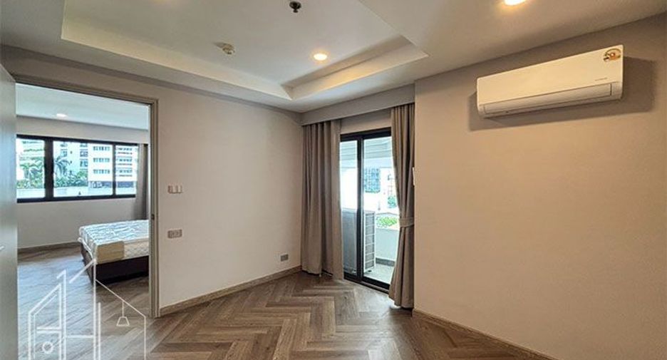 For rent 4 bedrooms condo in Khlong Toei, Bangkok