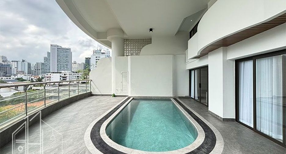 For rent 4 bedrooms condo in Khlong Toei, Bangkok