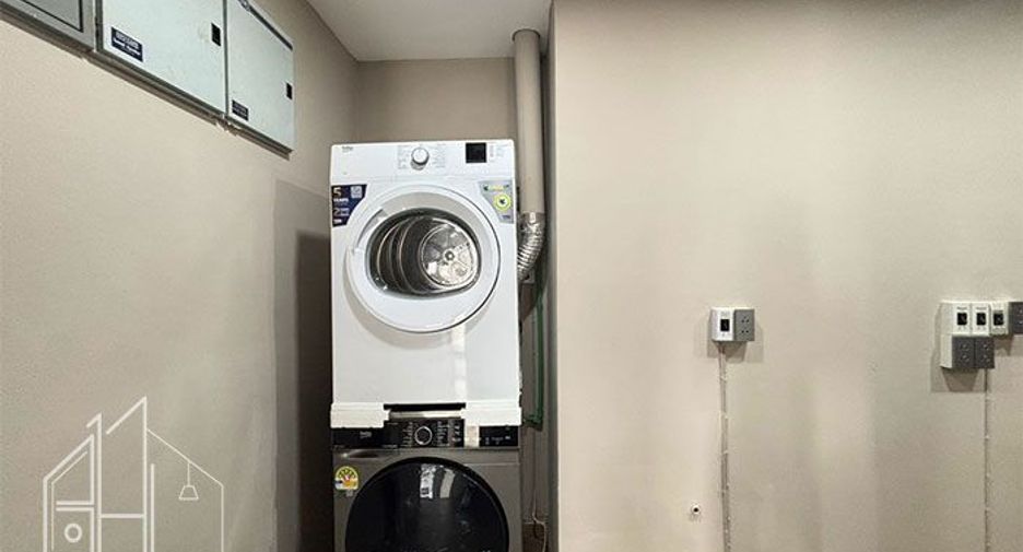 For rent 4 bedrooms condo in Khlong Toei, Bangkok