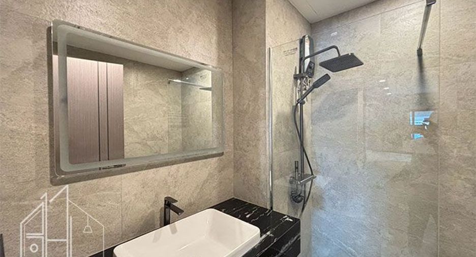 For rent 4 bedrooms condo in Khlong Toei, Bangkok