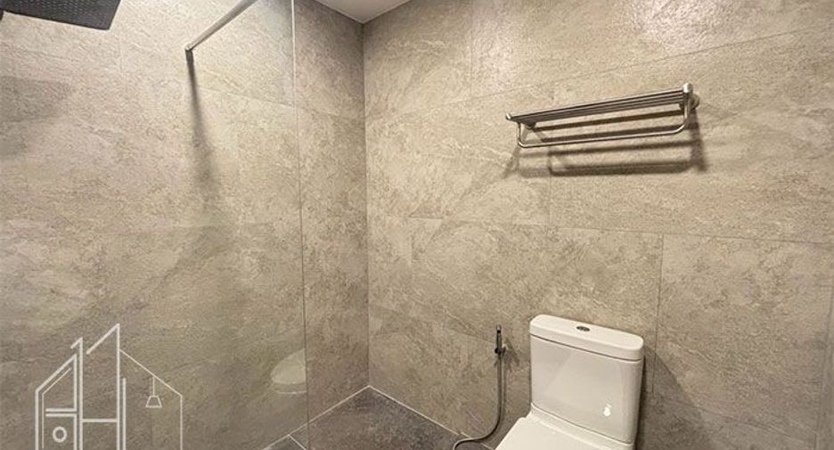 For rent 4 bedrooms condo in Khlong Toei, Bangkok