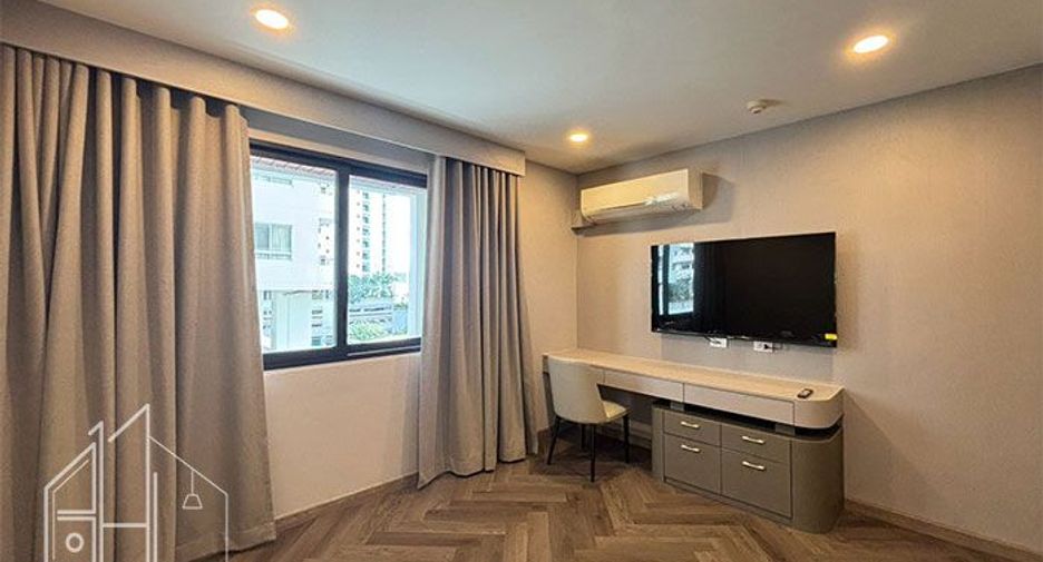 For rent 4 bedrooms condo in Khlong Toei, Bangkok