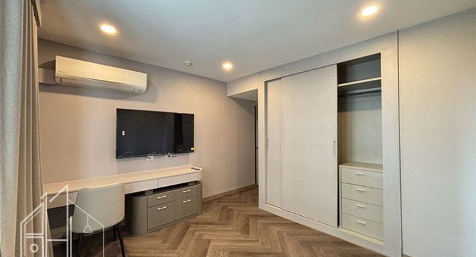 For rent 4 bedrooms condo in Khlong Toei, Bangkok