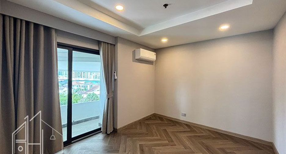 For rent 4 bedrooms condo in Khlong Toei, Bangkok