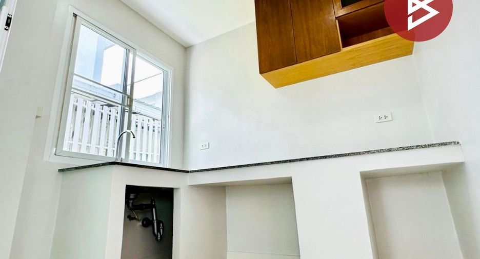 Продажа 4 спальни дом в Mueang Samut Sakhon, Самутсакхон