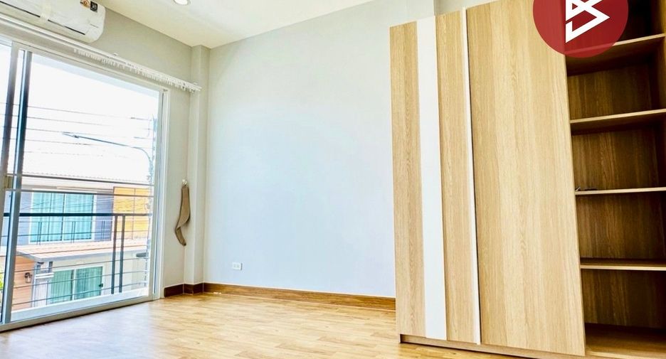 Продажа 4 спальни дом в Mueang Samut Sakhon, Самутсакхон
