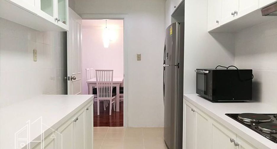 For rent 3 bedrooms condo in Khlong Toei, Bangkok