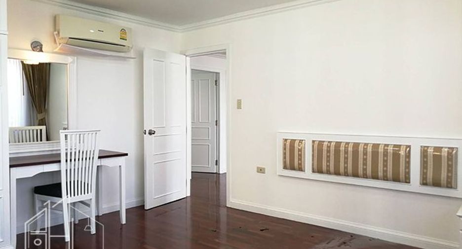 For rent 3 bedrooms condo in Khlong Toei, Bangkok
