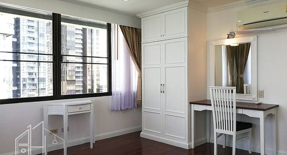 For rent 3 bedrooms condo in Khlong Toei, Bangkok