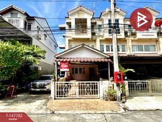 For sale 4 bedrooms townhouse in Mueang Samut Prakan, Samut Prakan