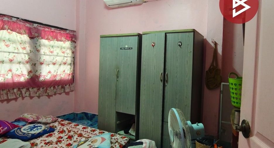 For sale 3 bedrooms townhouse in Sam Phran, Nakhon Pathom