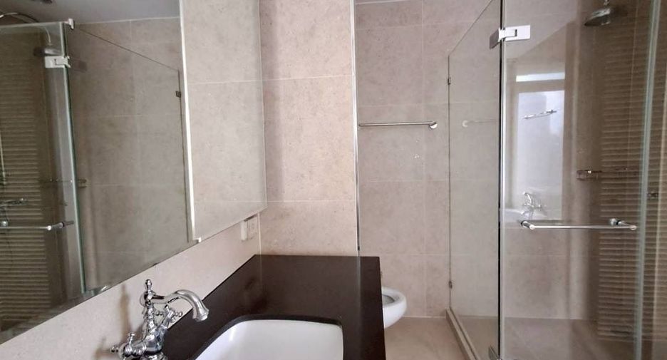 Wohnung zur Miete mit 3 Zimmer in Watthana, Bangkok