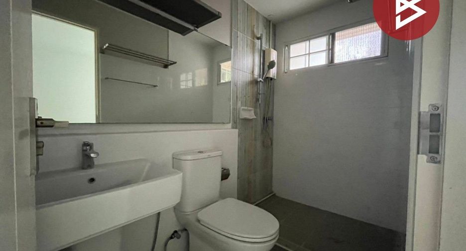 For sale 2 bedrooms townhouse in Sam Phran, Nakhon Pathom
