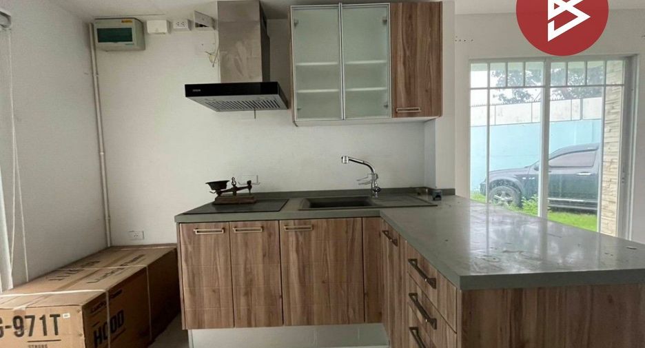 For sale 2 bedrooms townhouse in Sam Phran, Nakhon Pathom