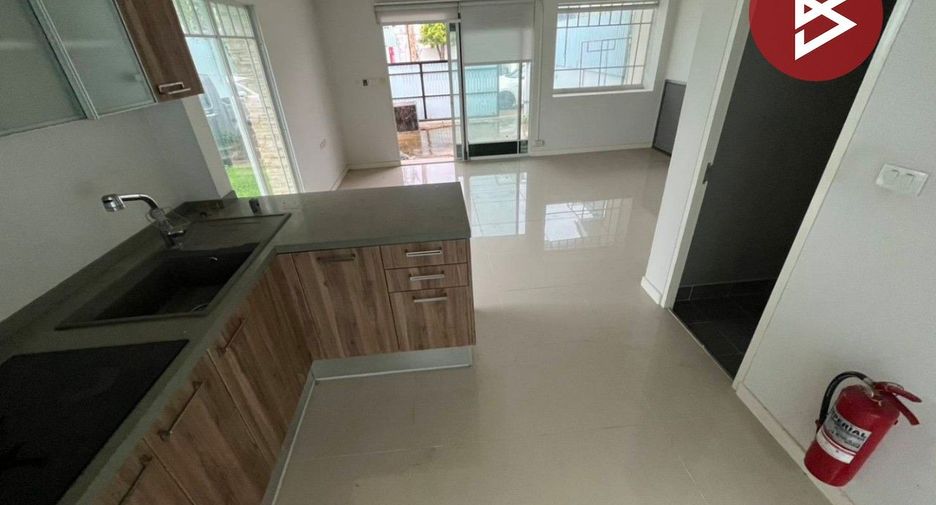 For sale 2 bedrooms townhouse in Sam Phran, Nakhon Pathom