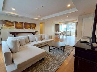 For rent 4 bedrooms condo in Watthana, Bangkok