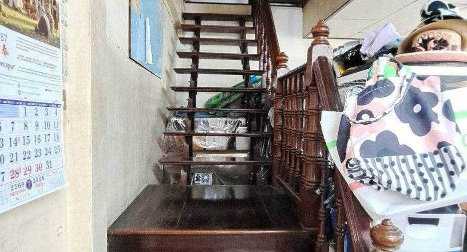 For sale 4 bedrooms house in Mueang Nonthaburi, Nonthaburi