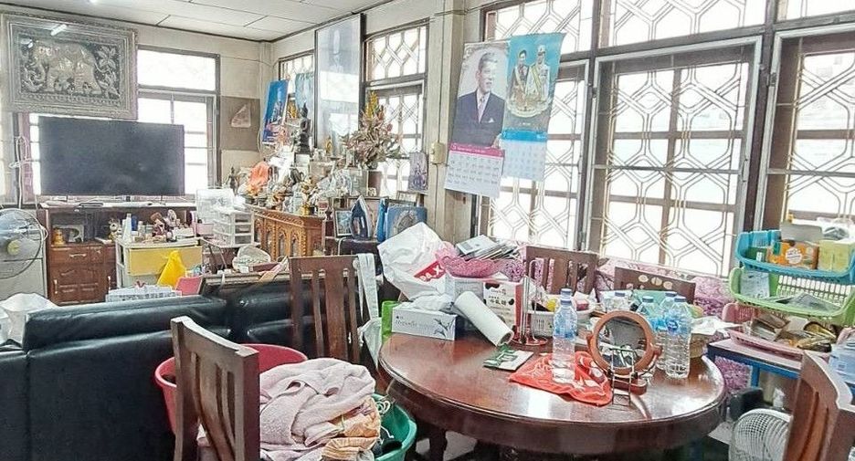 For sale 4 bedrooms house in Mueang Nonthaburi, Nonthaburi