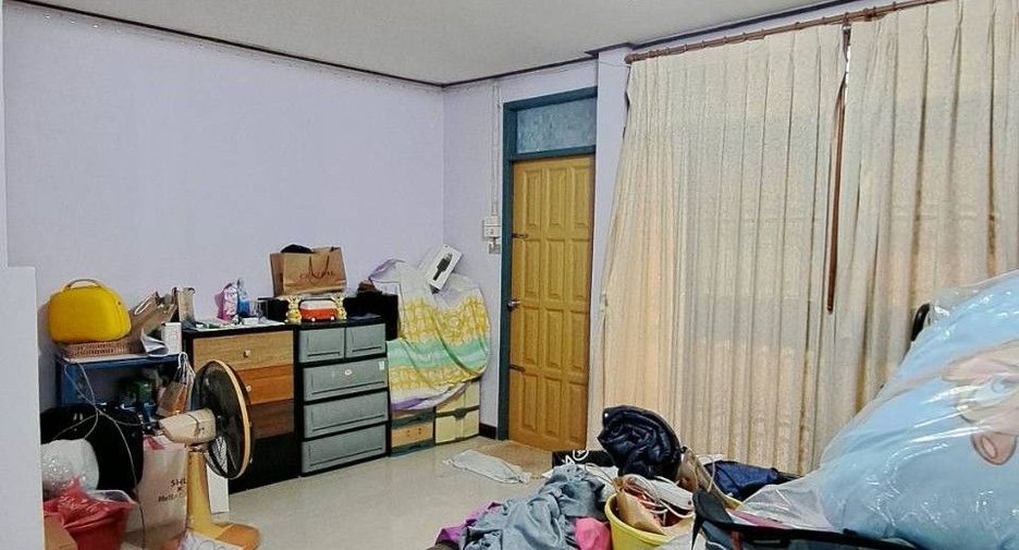 For sale 4 bedrooms house in Mueang Nonthaburi, Nonthaburi