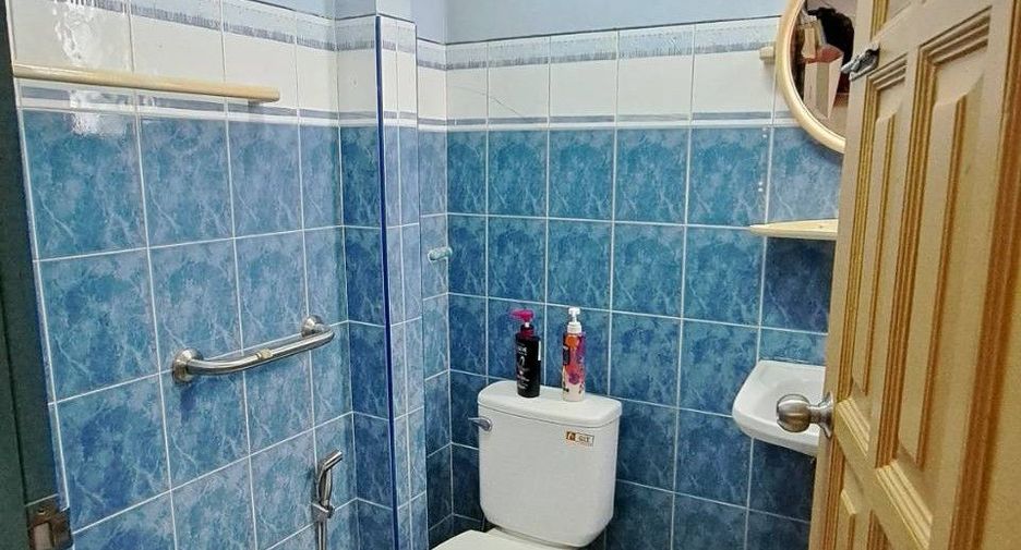For sale 4 bedrooms house in Mueang Nonthaburi, Nonthaburi