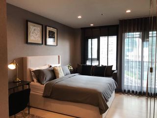 For rent 2 bedrooms condo in Bang Rak, Bangkok