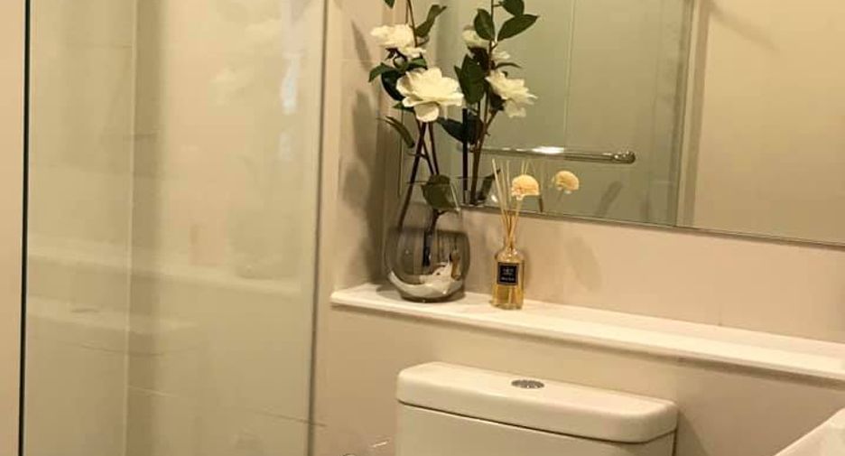 For rent 2 bedrooms condo in Bang Rak, Bangkok