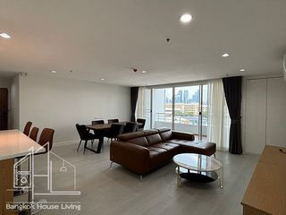For rent 3 bedrooms condo in Khlong Toei, Bangkok